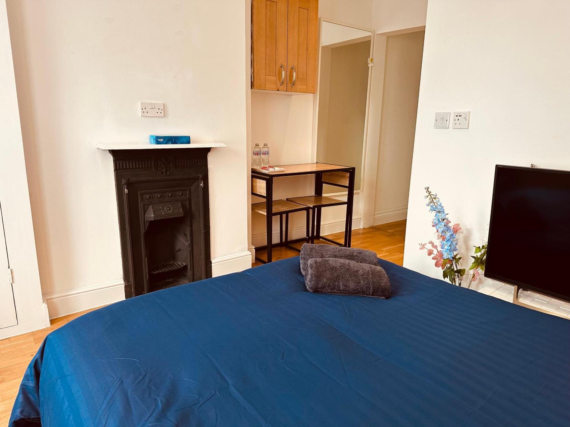 Stunning One Bedroom Studio Flat Londres Exterior foto